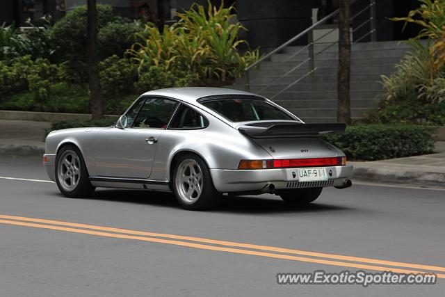 Porsche 911 spotted in Taguig, Philippines