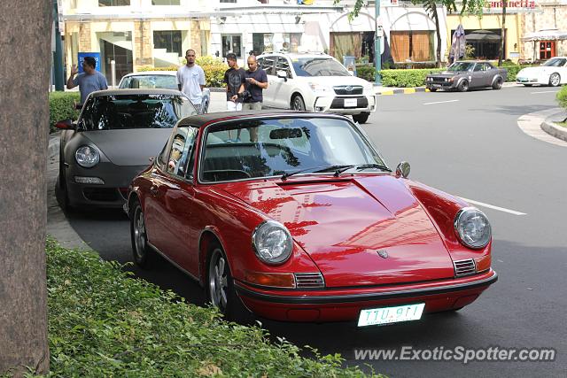 Porsche 911 spotted in Taguig, Philippines