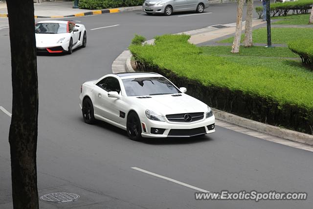 Lamborghini Gallardo spotted in Taguig, Philippines