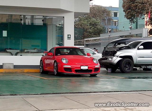 Porsche 911 GT3 spotted in Lima, Peru