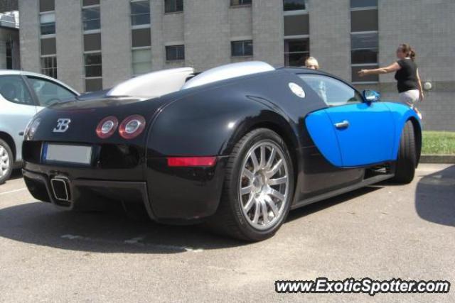 Bugatti Veyron spotted in Cantebury, United Kingdom