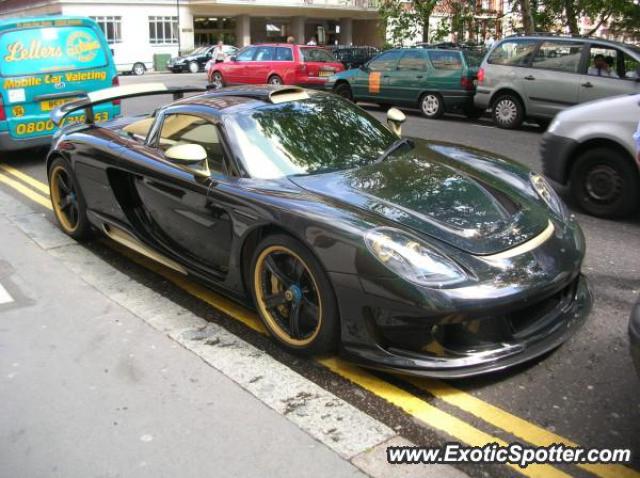 Porsche Carrera GT spotted in London, United Kingdom