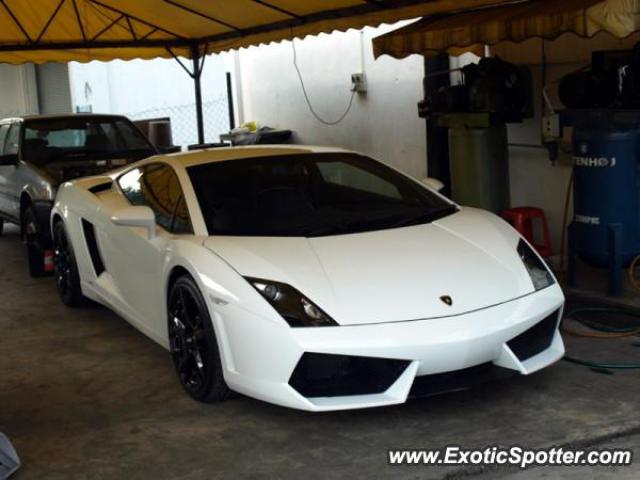 Lamborghini Gallardo spotted in Petaling, Malaysia