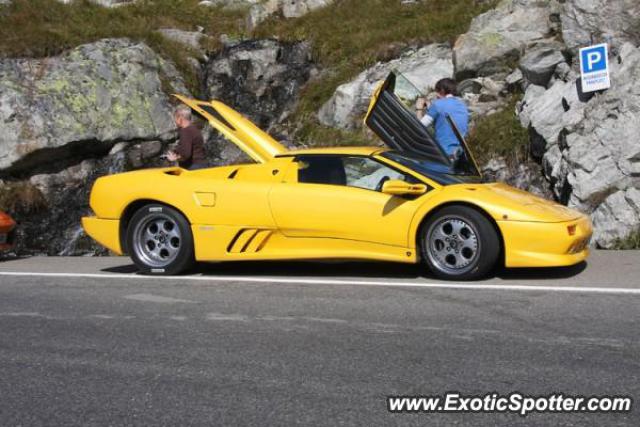 Lamborghini Diablo spotted in Hoepenthal, Switzerland