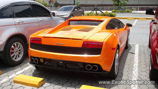 Lamborghini Gallardo spotted in Taguig, Philippines