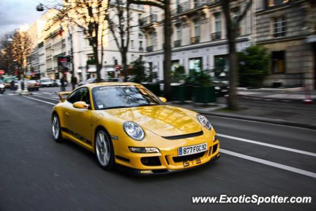 Porsche 911 GT3 spotted in Paris, France