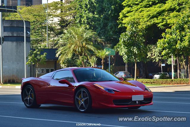 Ferrari 458 Italia spotted in São Paulo, Brazil