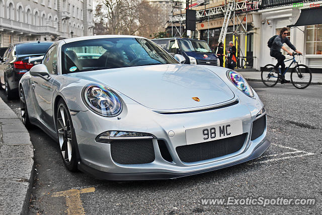 Porsche 911 GT3 spotted in London, United Kingdom