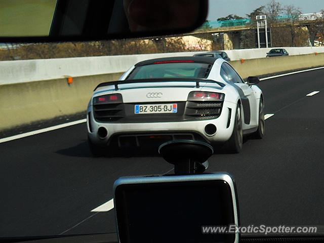 Audi R8 spotted in Highway, France