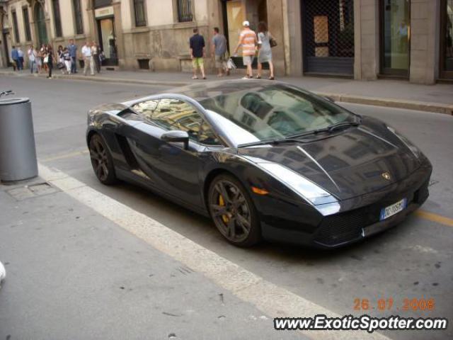 Lamborghini Gallardo spotted in Milan, Italy