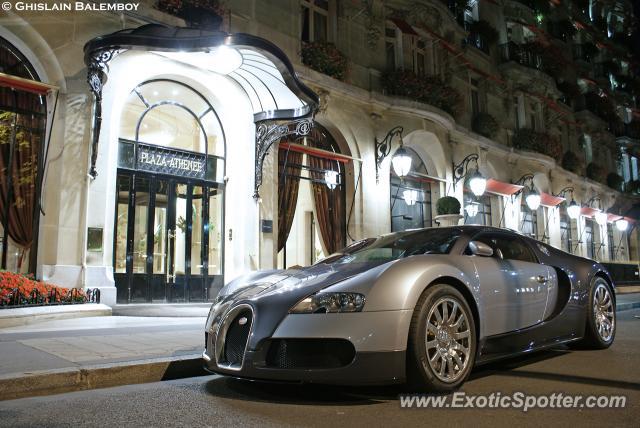 Bugatti Veyron spotted in Paris, France