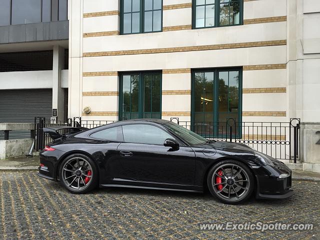 Porsche 911 GT3 spotted in London, United Kingdom