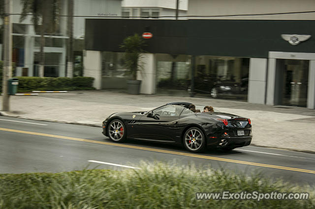 Ferrari California spotted in São Paulo, Brazil