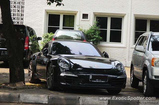 Porsche 911 spotted in Jakarta, Indonesia