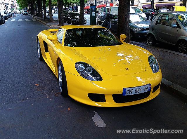 Porsche Carrera GT spotted in Paris, France