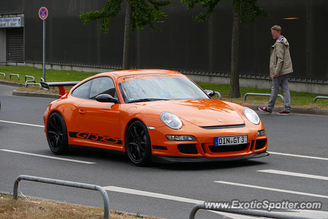 Porsche 911 GT3 spotted in Düsseldorf, Germany