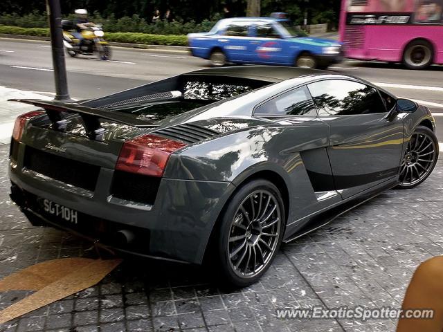 Lamborghini Gallardo spotted in Orchard Road, Singapore