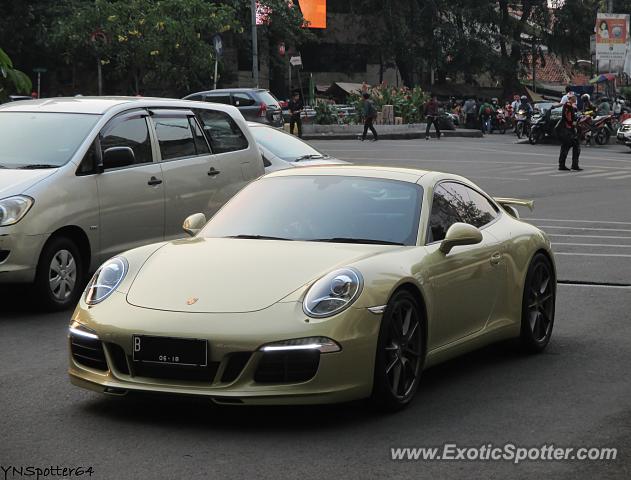 Porsche 911 spotted in Jakarta, Indonesia