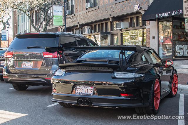 Porsche 911 GT3 spotted in Glencoe, Illinois