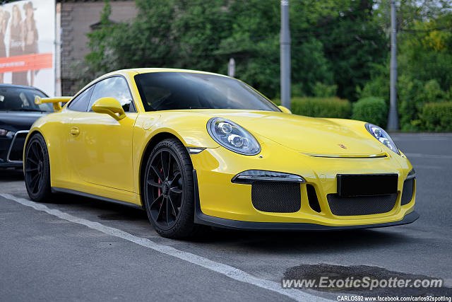 Porsche 911 GT3 spotted in Warsaw, Poland