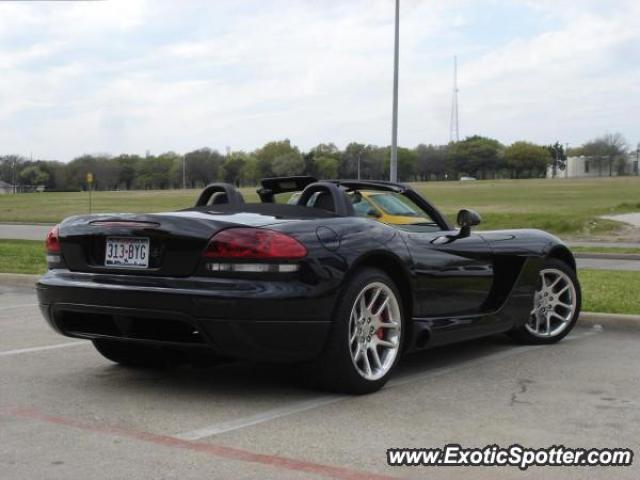 Dodge Viper spotted in Richardson, Texas