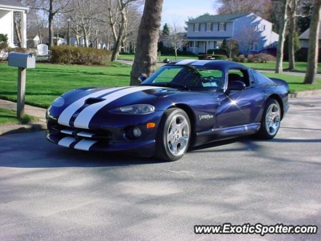 Dodge Viper spotted in Greenlawn, New York