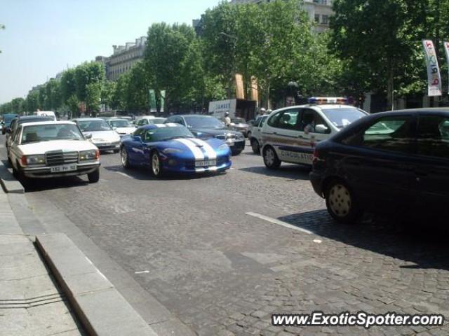 Dodge Viper spotted in Paris, France