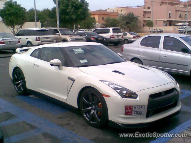 Nissan Skyline spotted in ABU DHABI, United Arab Emirates