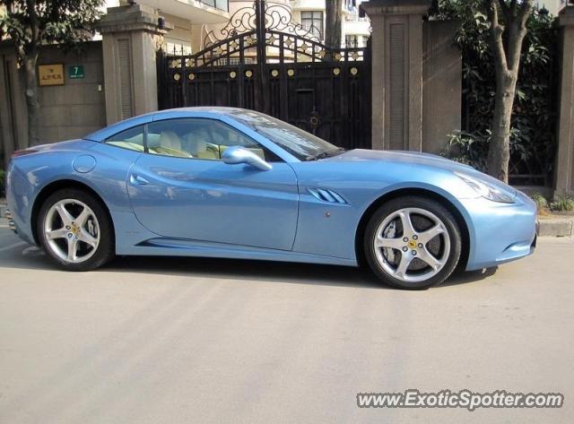 Ferrari California spotted in SHANGHAI, China