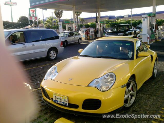 Porsche 911 Turbo spotted in Guadalajara, Mexico