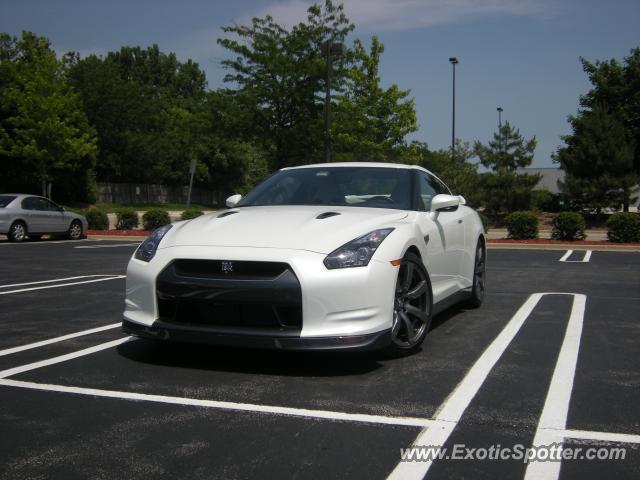 Nissan Skyline spotted in Lake Zurich, Illinois