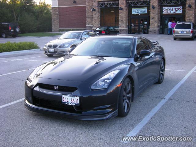 Nissan Skyline spotted in Deerpark, Illinois