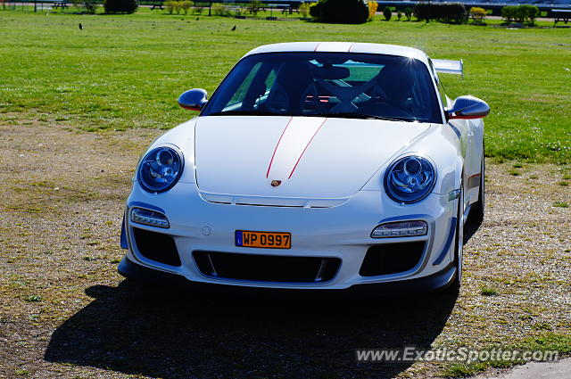 Porsche 911 GT3 spotted in Paris, France