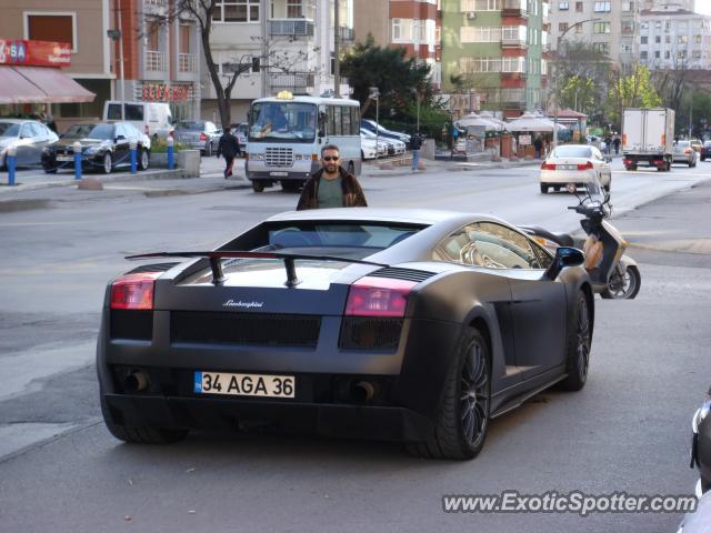 Lamborghini Gallardo spotted in Istanbul, Turkey