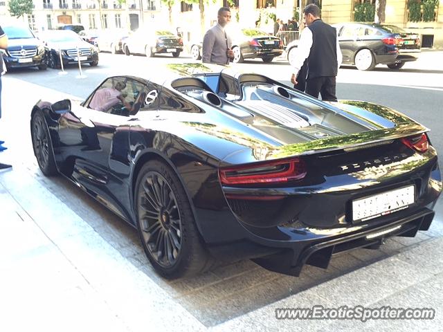 Porsche 918 Spyder spotted in Paris, France