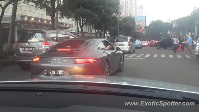 Porsche 911 spotted in Jakarta, Indonesia