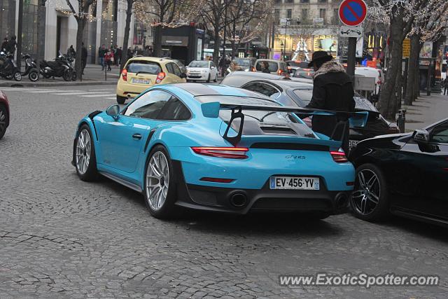 Porsche 911 GT2 spotted in Paris, France