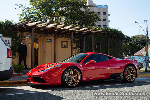 Ferrari 458 Italia spotted in Curitiba, PR, Brazil