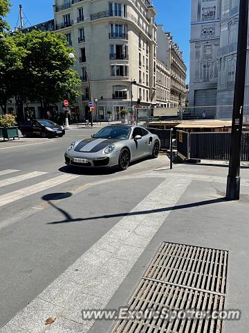 Porsche 911 GT3 spotted in PARIS, France