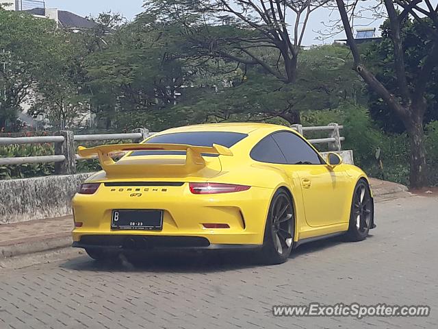 Porsche 911 GT3 spotted in Jakarta, Indonesia