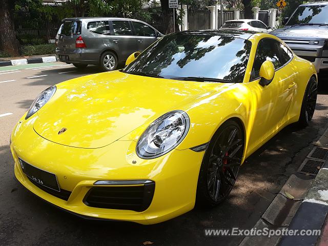 Porsche 911 spotted in Jakarta, Indonesia