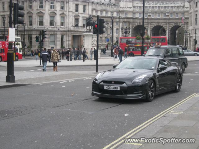 Nissan Skyline spotted in Londra, United Kingdom