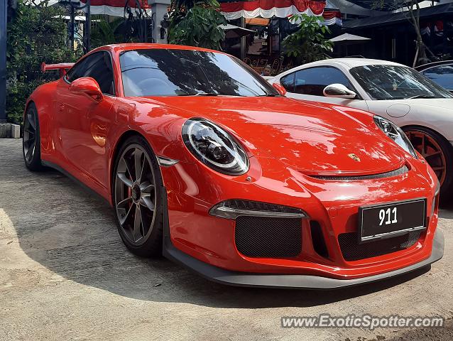 Porsche 911 GT3 spotted in Jakarta, Indonesia