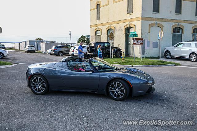 Tesla Roadster spotted in Amelia Island, Florida