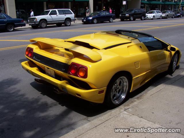 Lamborghini Diablo spotted in Chicago, Illinois