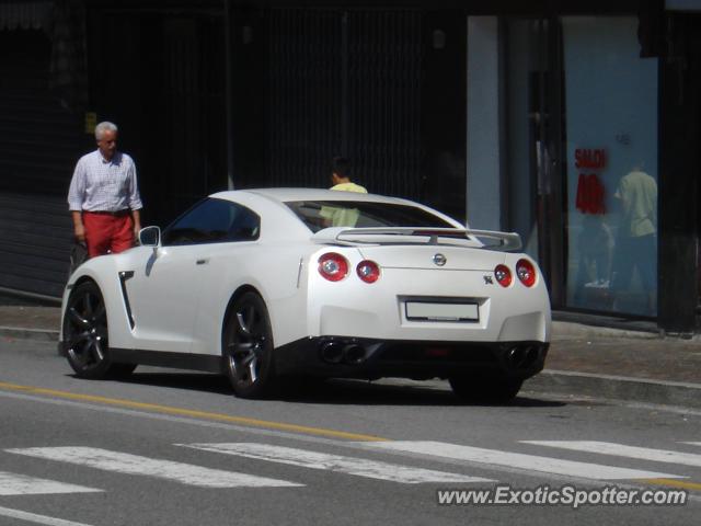 Nissan Skyline spotted in Ponte Chiasso (Co), Italy