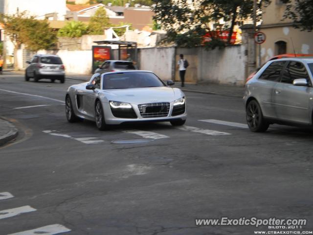 Audi R8 spotted in Curitiba, PR, Brazil