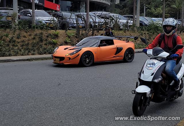 Lotus Elise spotted in Medellin Colombi, Colombia