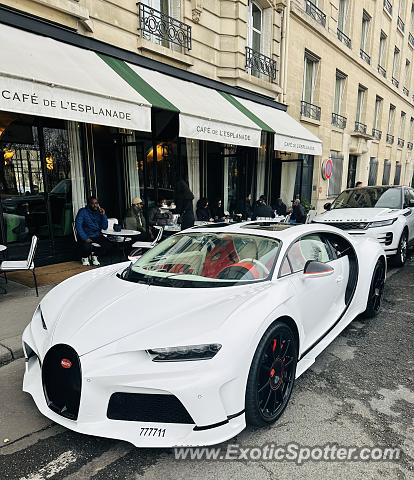 Bugatti Chiron spotted in París, France