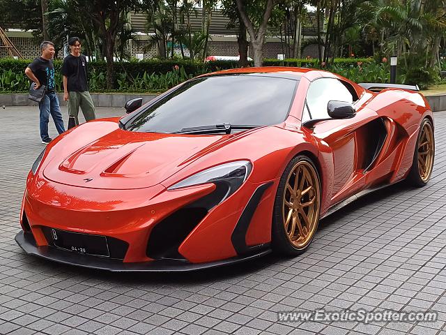 Mclaren MP4-12C spotted in Jakarta, Indonesia